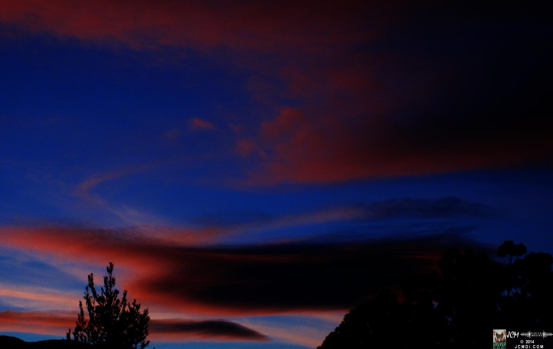 Lenticular and cirrus cloud sunset 1-10-2014 JCMDI HS300
